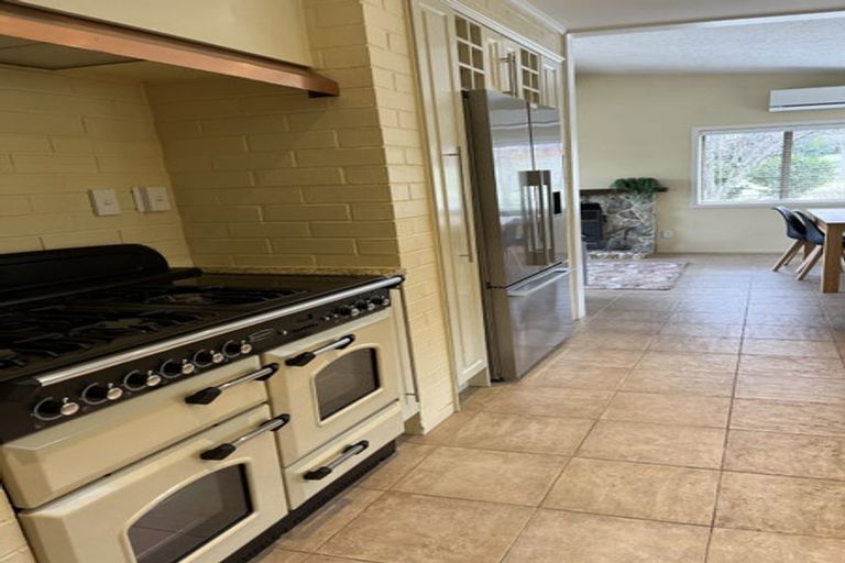 Photo of property in 261 Beacon Point Road, Wanaka, 9305