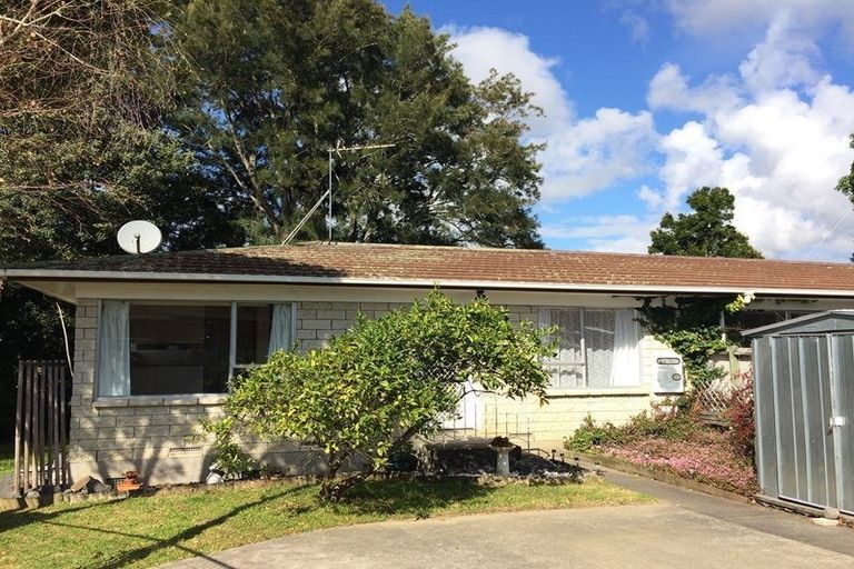 Photo of property in 2/18 Mirrabooka Avenue, Botany Downs, Auckland, 2010