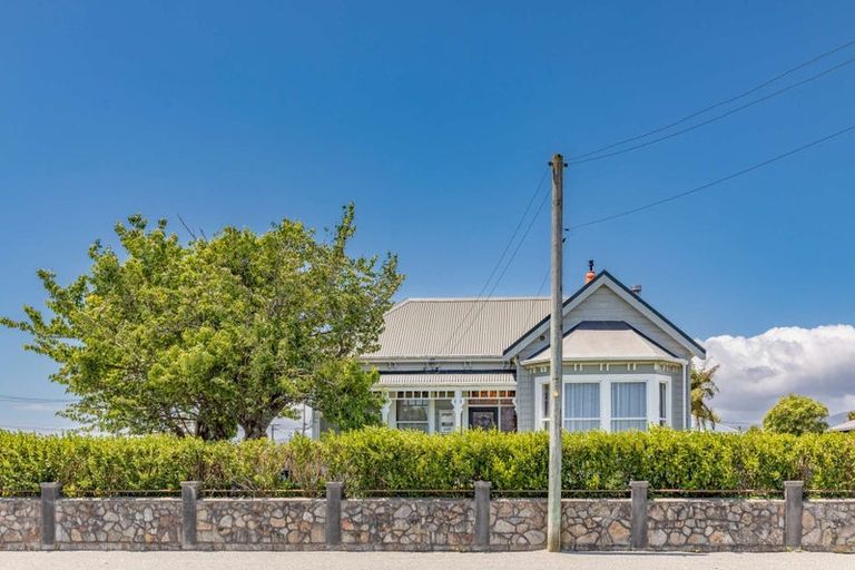 Photo of property in 9 Queen Street, Westport, 7825