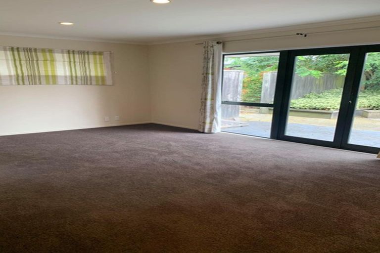 Photo of property in 43 Orlando Crescent, Waimairi Beach, Christchurch, 8083