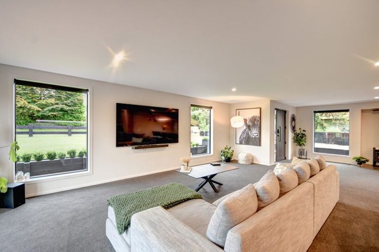 Photo of property in 27 Beaumaris Street, Outram, 9019