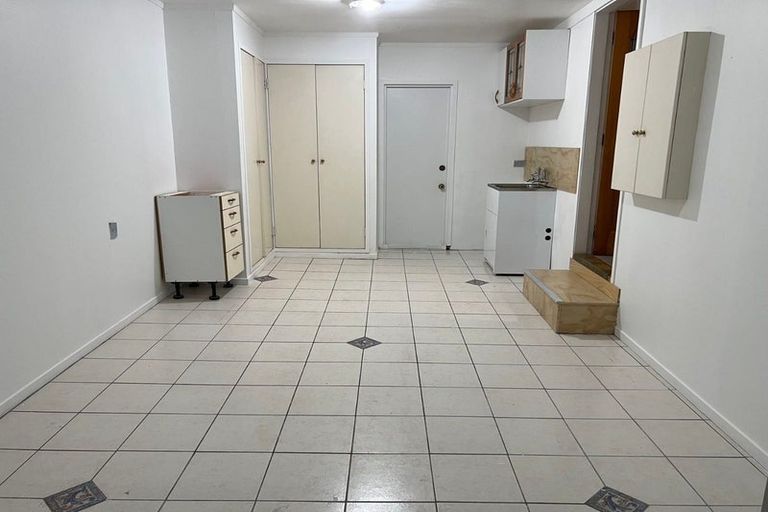 Photo of property in 1/7 Flaxdale Street, Birkdale, Auckland, 0626