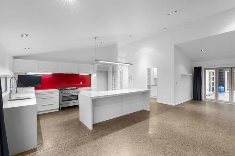 Photo of property in 51 Waikawa Beach Road, Manakau, Levin, 5573