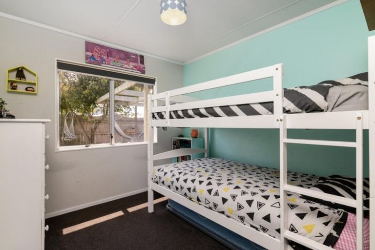 Photo of property in 73 Simpson Road, Papamoa Beach, Papamoa, 3118