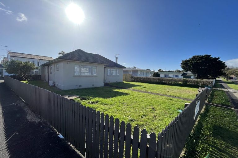 Photo of property in 1/27 Halsey Road, Manurewa, Auckland, 2102