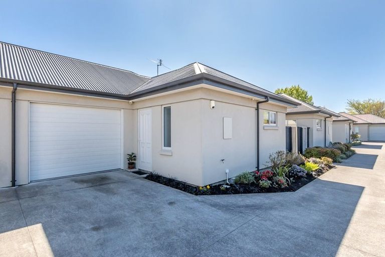 Photo of property in 2/6 Kauri Street, Riccarton, Christchurch, 8041