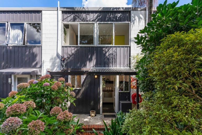 Photo of property in 4/10 George Street, Mount Eden, Auckland, 1024