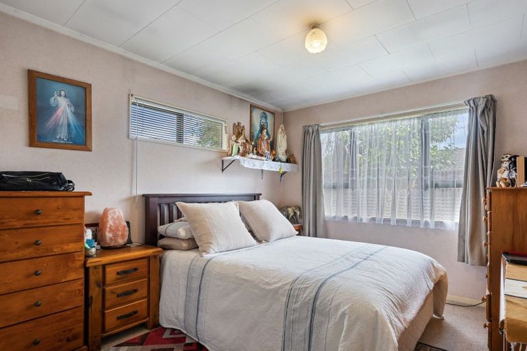 Photo of property in 40 Saint Annes Street, Levin, 5510