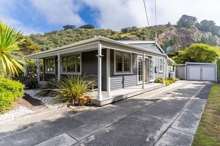 Photo of property in 33 Mihiwaka Road, Long Beach, Port Chalmers, 9081