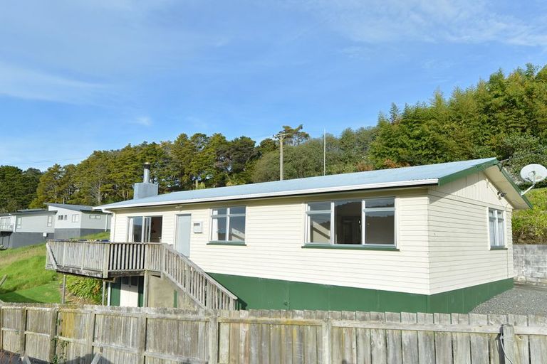 Photo of property in 13 Willow Place, Horahora, Whangarei, 0110