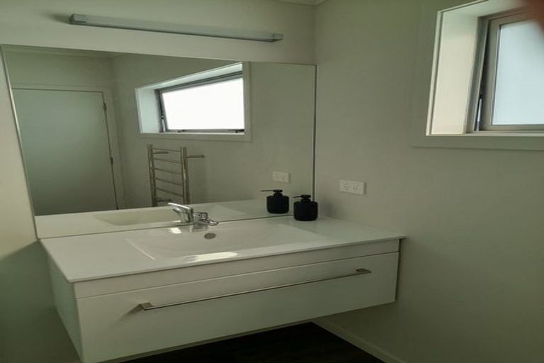 Photo of property in 100 Kenrigg Road, Kinloch, Taupo, 3377