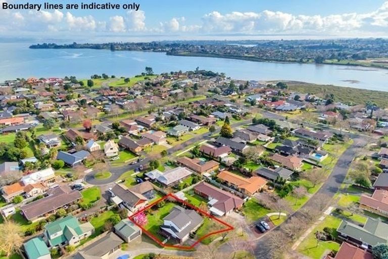 Photo of property in 15 Donzella Place, Conifer Grove, Takanini, 2112