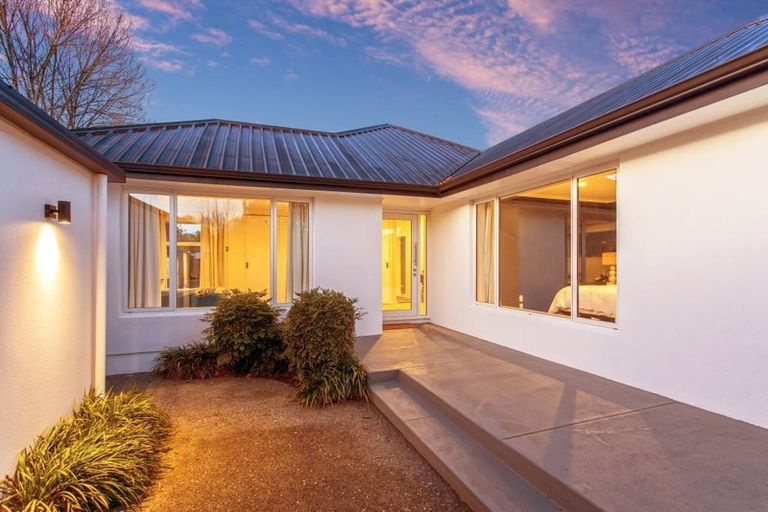 Photo of property in 154 Hamilton Avenue, Ilam, Christchurch, 8041