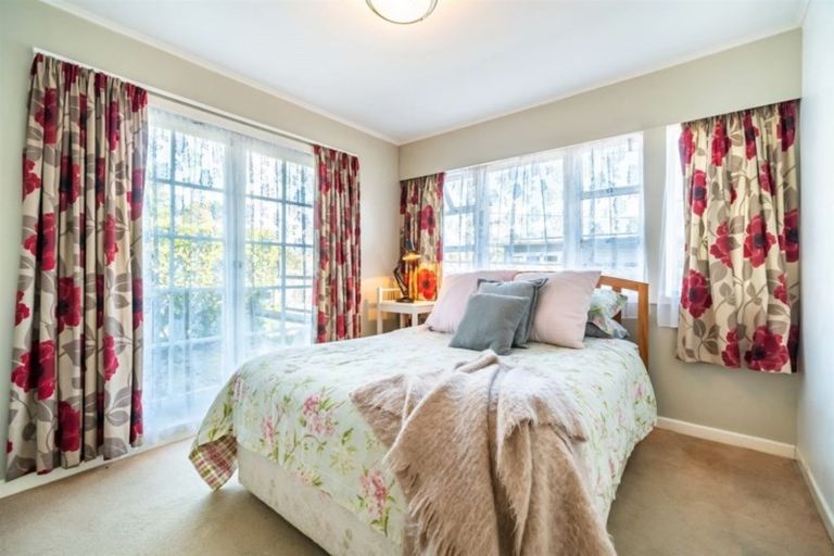 Photo of property in 1/31 Sunnyhaven Avenue, Beach Haven, Auckland, 0626