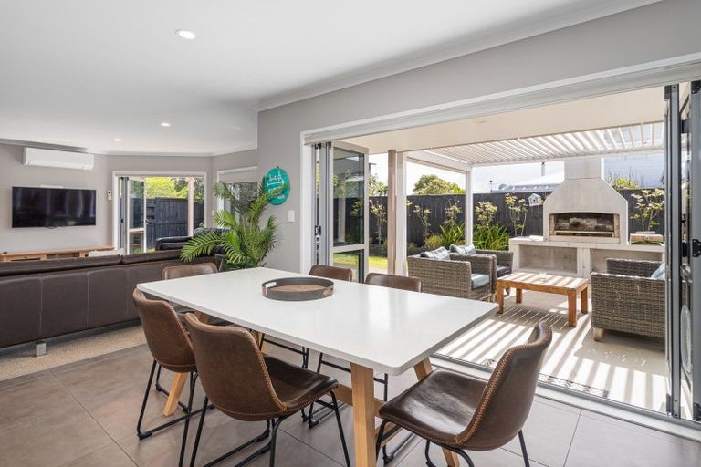 Photo of property in 126 Puka Crescent, Matarangi, Whitianga, 3592