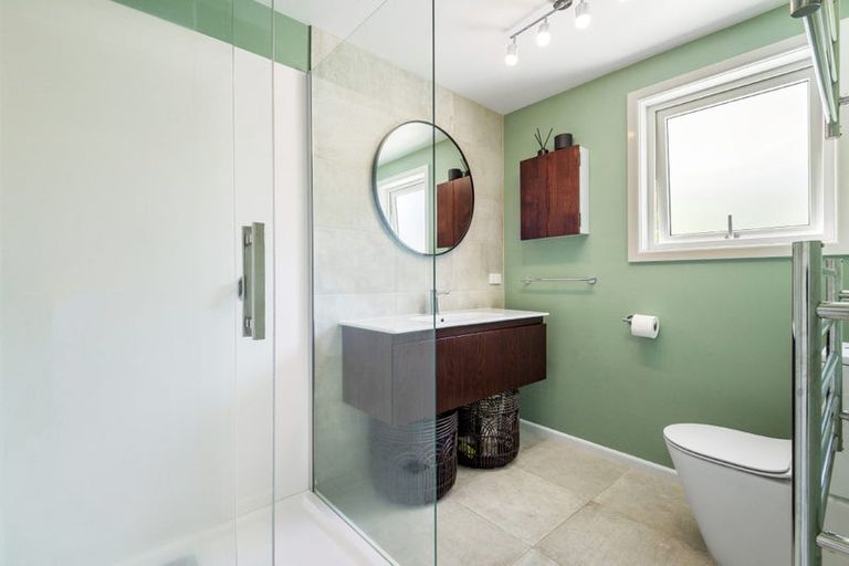 Photo of property in 94 Saddleback Rise, Murrays Bay, Auckland, 0630