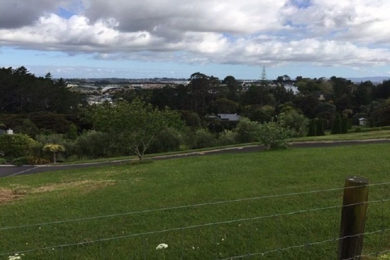 Photo of property in 215 Gills Road, Albany Heights, Auckland, 0632