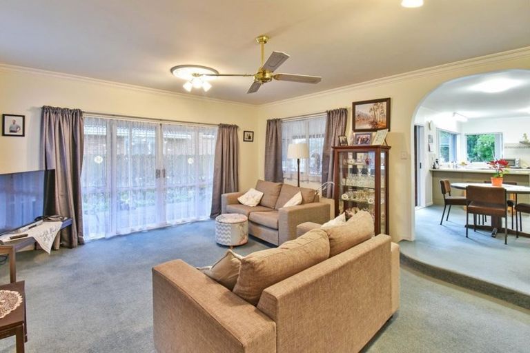 Photo of property in 2 Tuakura Way, The Gardens, Auckland, 2105