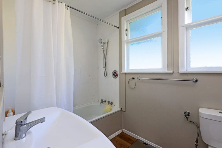 Photo of property in 75 Lipscombe Crescent, Havelock North, 4130