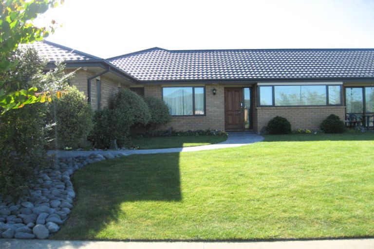 Photo of property in 2 Baltic Place, Northwood, Christchurch, 8051