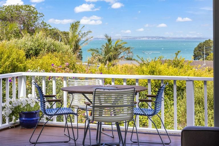 Photo of property in 1/3 Auld Street, Torbay, Auckland, 0630