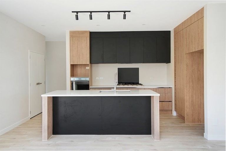 Photo of property in 75a Twin Parks Rise, Papakura, 2582