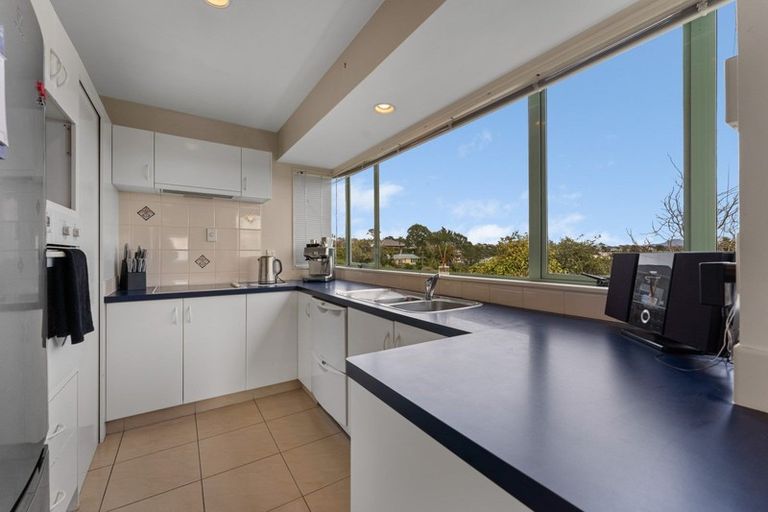 Photo of property in 3a Hillcrest Street, Glen Avon, New Plymouth, 4312