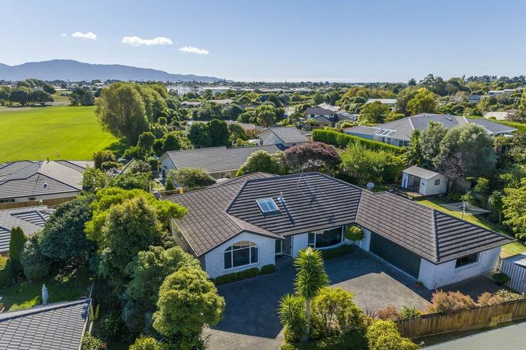 Photo of property in 10 Harvest Court, Paraparaumu, 5032