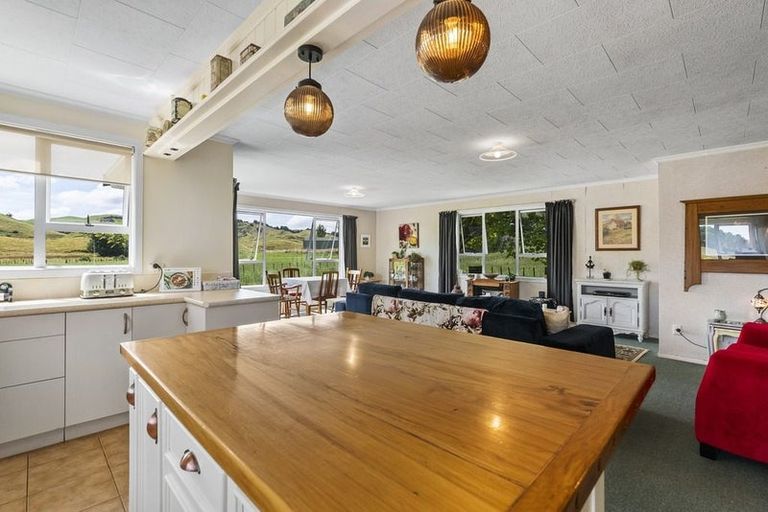 Photo of property in 1083 Tarata Road, Kaimata, Inglewood, 4387