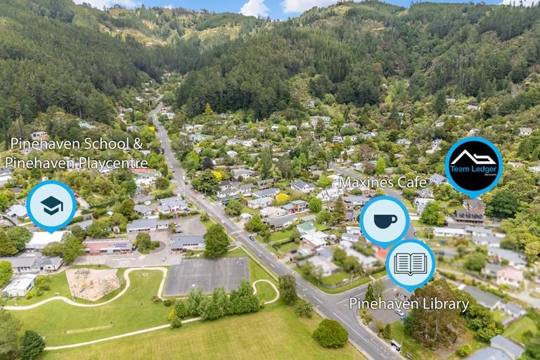 Photo of property in 16 Jocelyn Crescent, Pinehaven, Upper Hutt, 5019