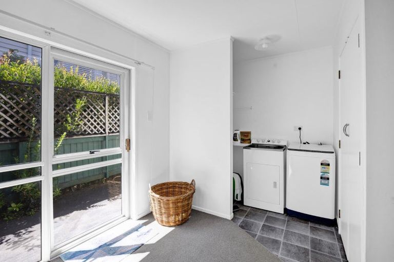 Photo of property in 44 Gilbert Street, New Plymouth, 4310