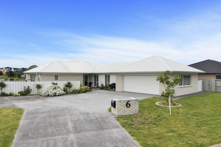 Photo of property in 6 Tatahi Cove, Papamoa Beach, Papamoa, 3118