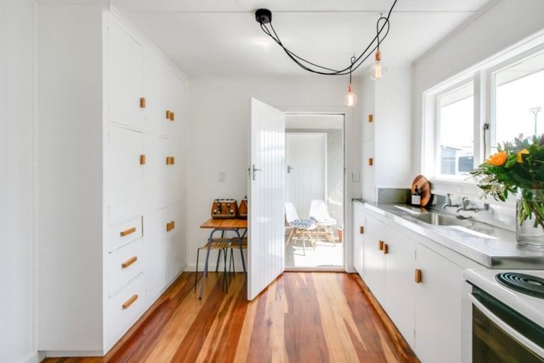 Photo of property in 102 Nelson Crescent, Napier South, Napier, 4110