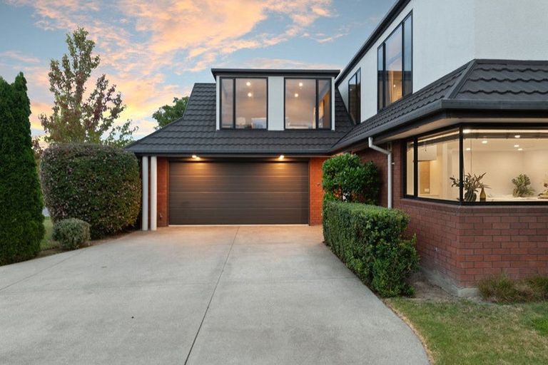 Photo of property in 15 Abingdon Court, Avonhead, Christchurch, 8042