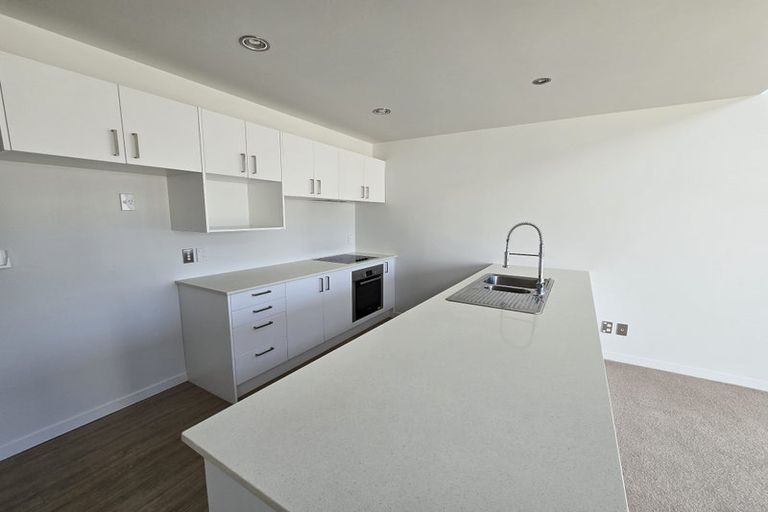 Photo of property in 2d/136 Stancombe Road, Flat Bush, Auckland, 2016