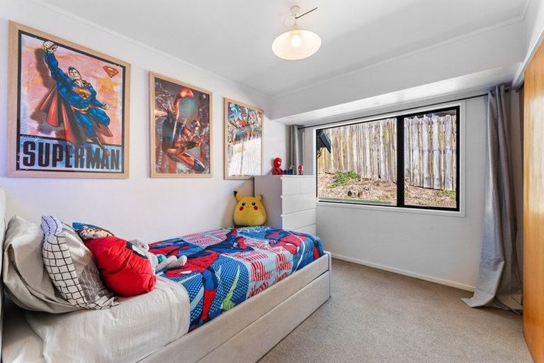 Photo of property in 10 Camilla Grove, Totara Vale, Auckland, 0629