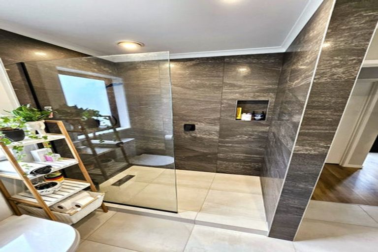 Photo of property in 8 Whakato Avenue, Kumeu, 0810