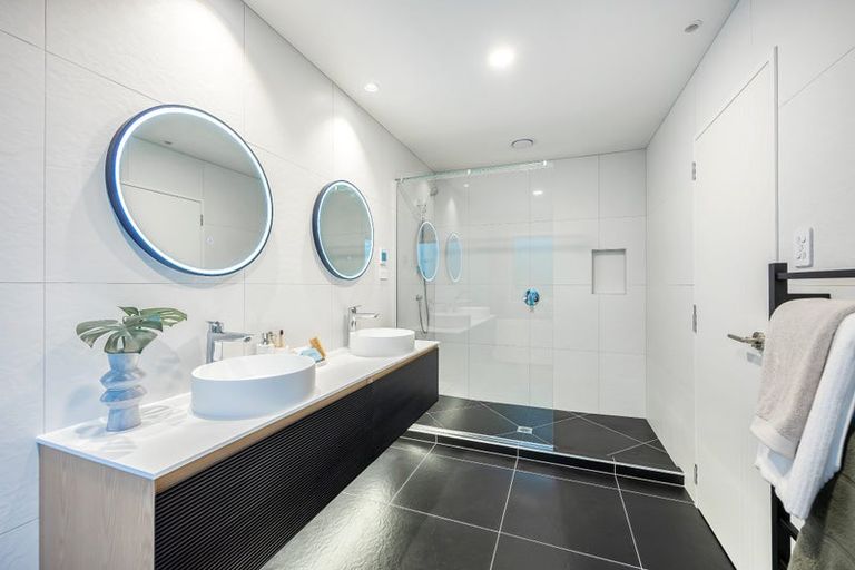 Photo of property in 15 Kumukumu Road, Long Bay, Auckland, 0630