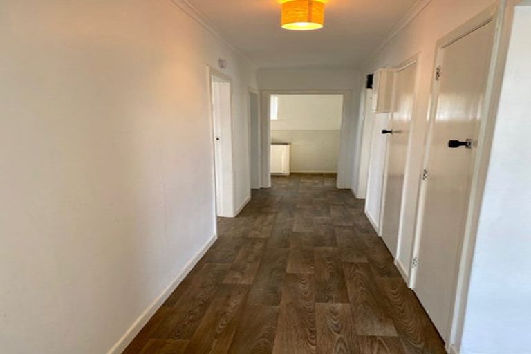 Photo of property in 12 Williamson Avenue, Belmont, Auckland, 0622