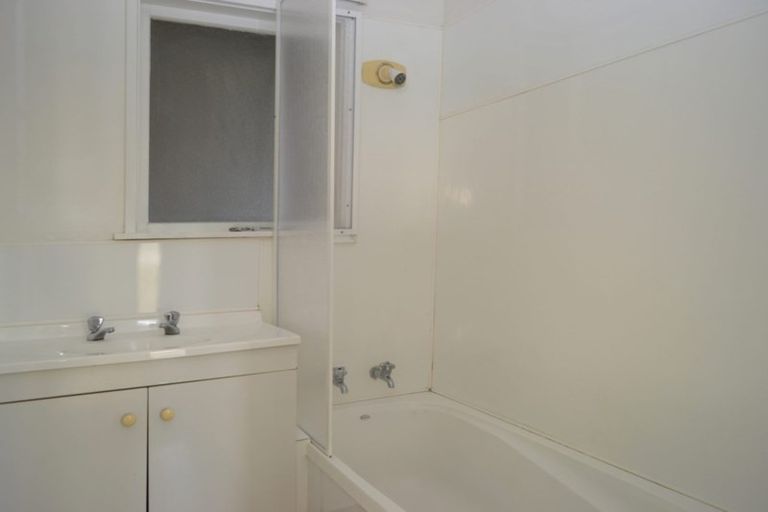 Photo of property in 31 Bill Hercock Street, Pirimai, Napier, 4112