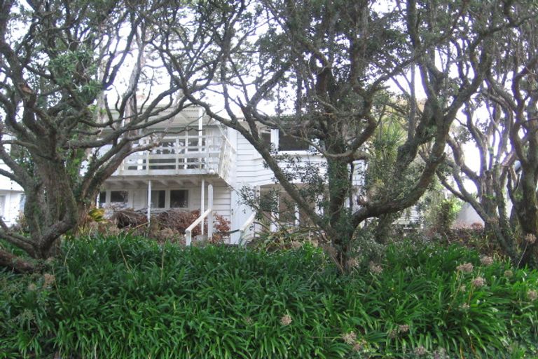 Photo of property in 23 Whitby Crescent, Mairangi Bay, Auckland, 0630