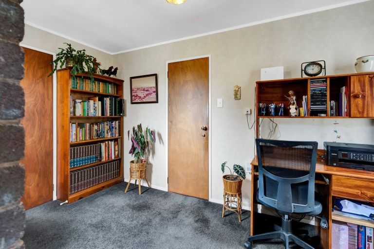 Photo of property in 21 Kowhai Street, Inglewood, 4330