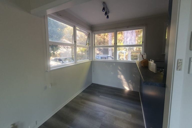 Photo of property in 20 Segedin Place, Glenfield, Auckland, 0629