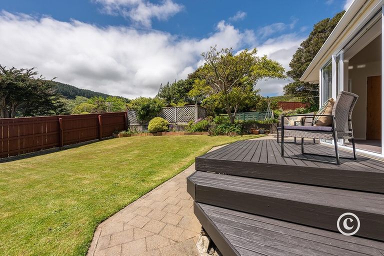 Photo of property in 45 Raroa Terrace, Tawa, Wellington, 5028