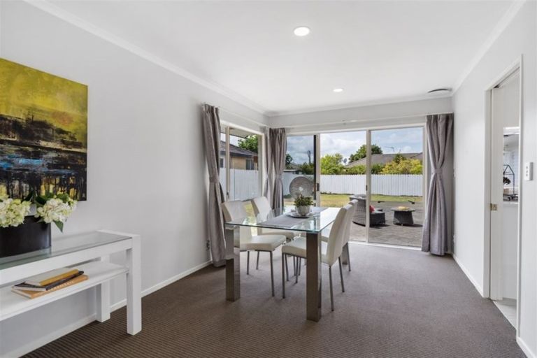 Photo of property in 9 Camerton Close, Northpark, Auckland, 2013