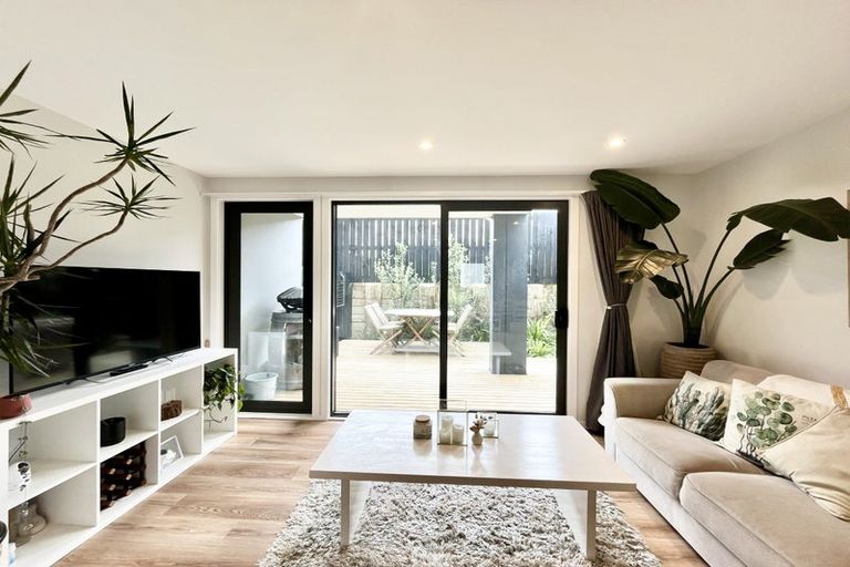 Photo of property in 19 Pukakaho Lane, Papatoetoe, Auckland, 2025