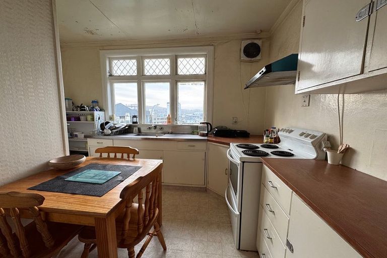 Photo of property in 4 Levy Street, Mount Victoria, Wellington, 6011