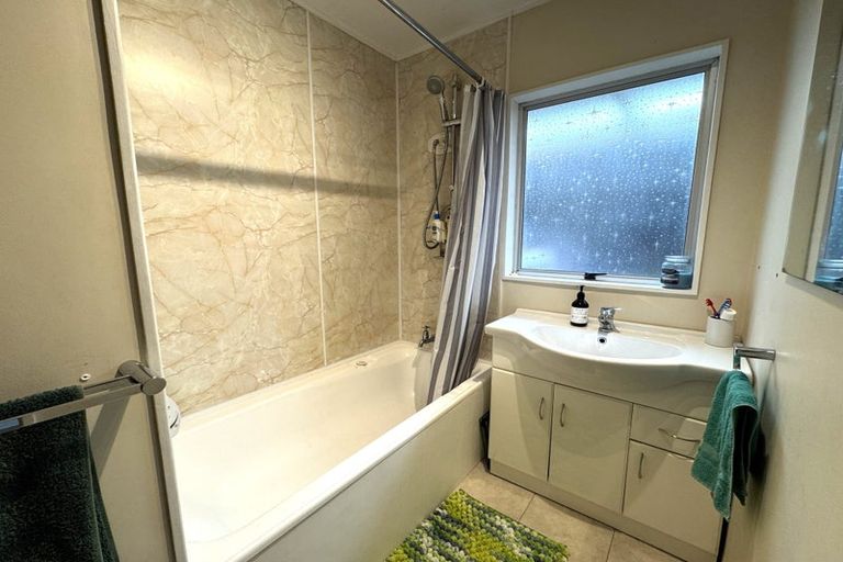 Photo of property in 8b Geraldine Crescent, Cloverlea, Palmerston North, 4412