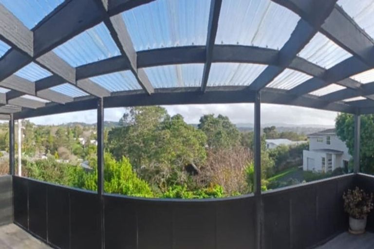 Photo of property in 235b Titirangi Road, Titirangi, Auckland, 0604