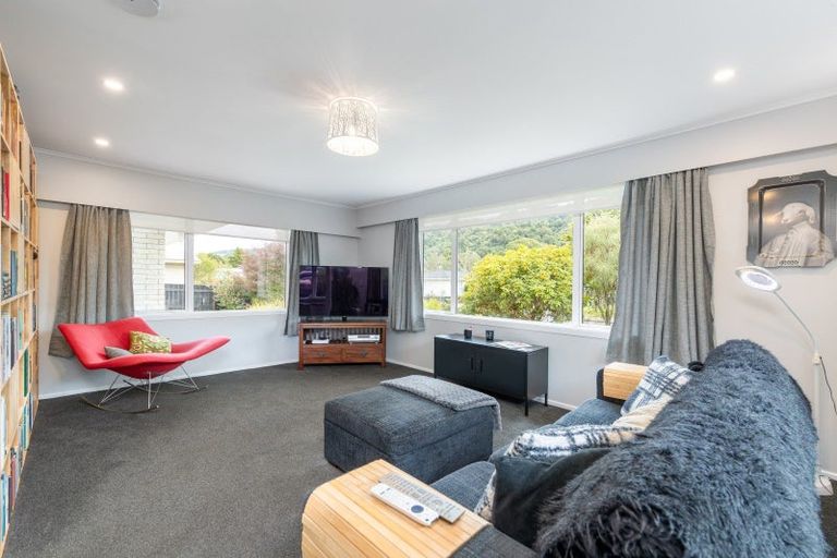 Photo of property in 44 Holdsworth Avenue, Trentham, Upper Hutt, 5018